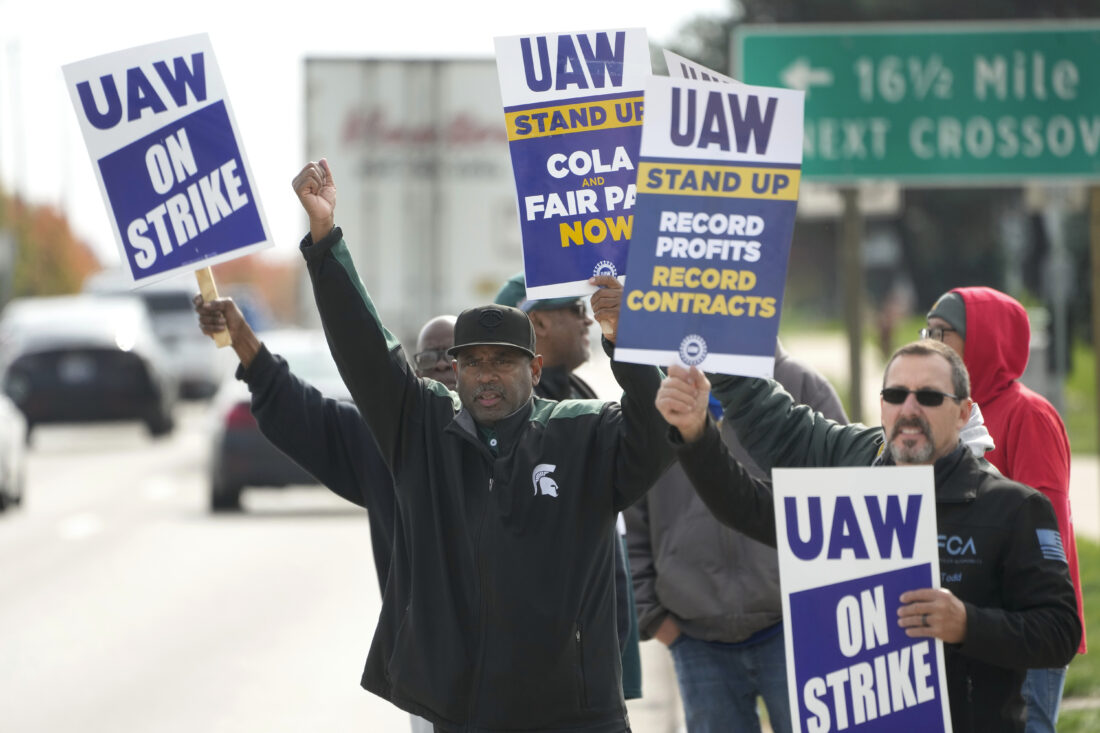 UAW and Stellantis reach tentative contract deal as union adds strike at Tennessee GM factory | News, Sports, Jobs - Vimarsana News